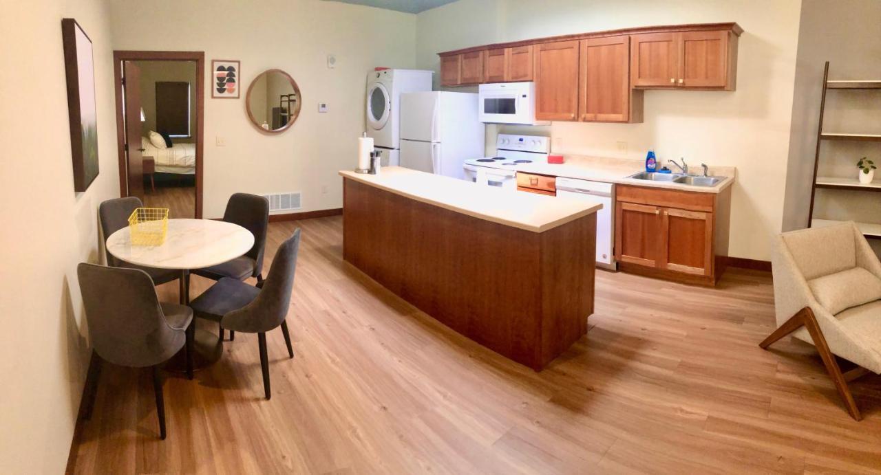 Your Downtown Rapid City Base Camp! Exterior photo